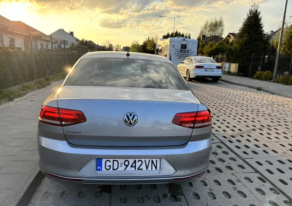 Volkswagen Passat cena 83000 przebieg: 131789, rok produkcji 2019 z Gdańsk małe 56